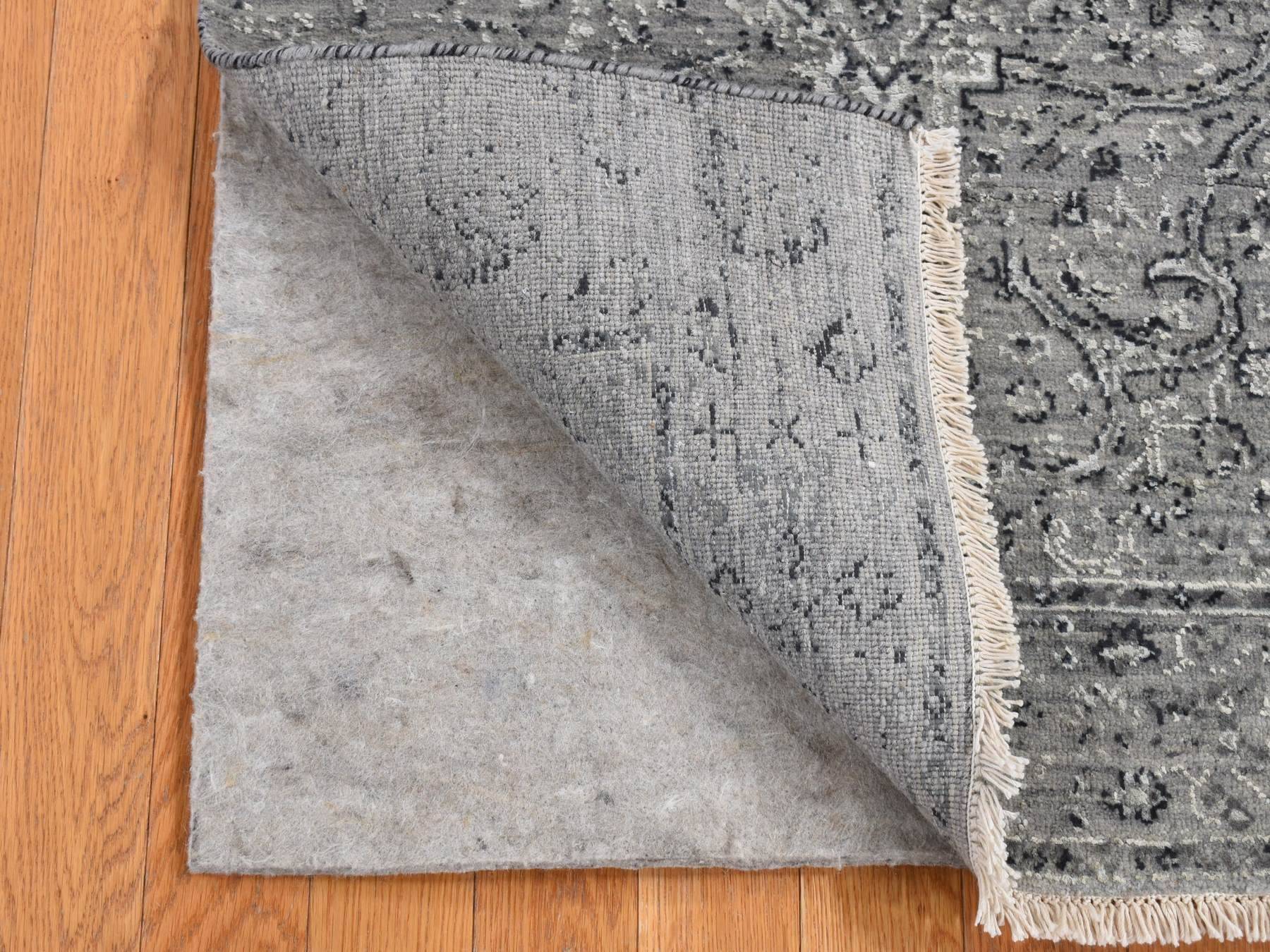 Gray 2'6" x 6'0" Transitional Hand knotted Wool/Silk Rug - Sku: O087331