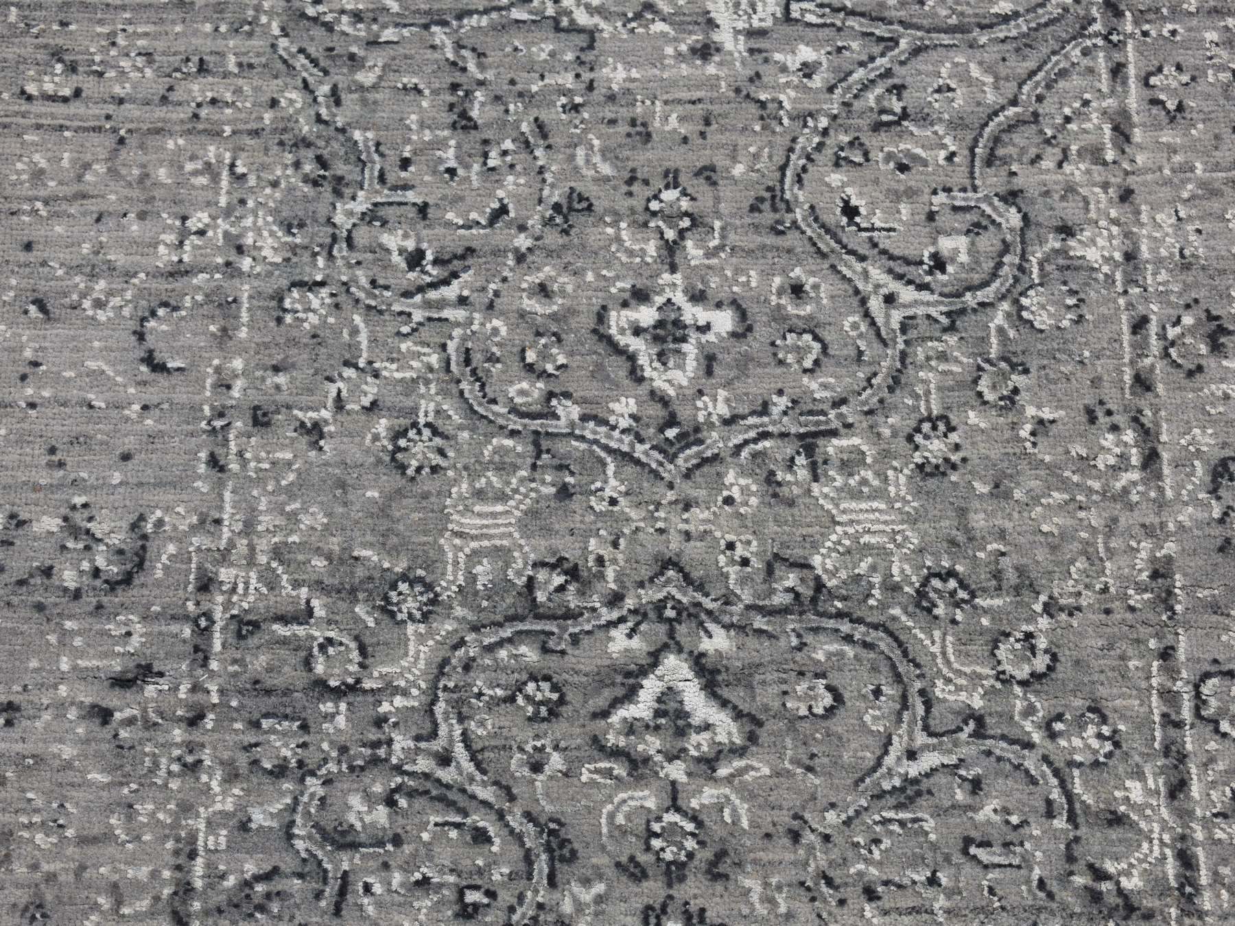 Transitional hand-knotted wool/silk runner in Gray, 2'6" x 6' — SKU O087331 (view 4)