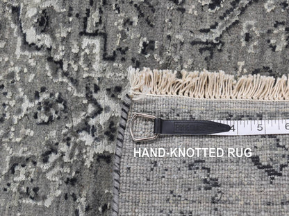 Grey 2'6" x 6'0" Transitional Hand knotted Wool/Silk Rug - Sku: O087331