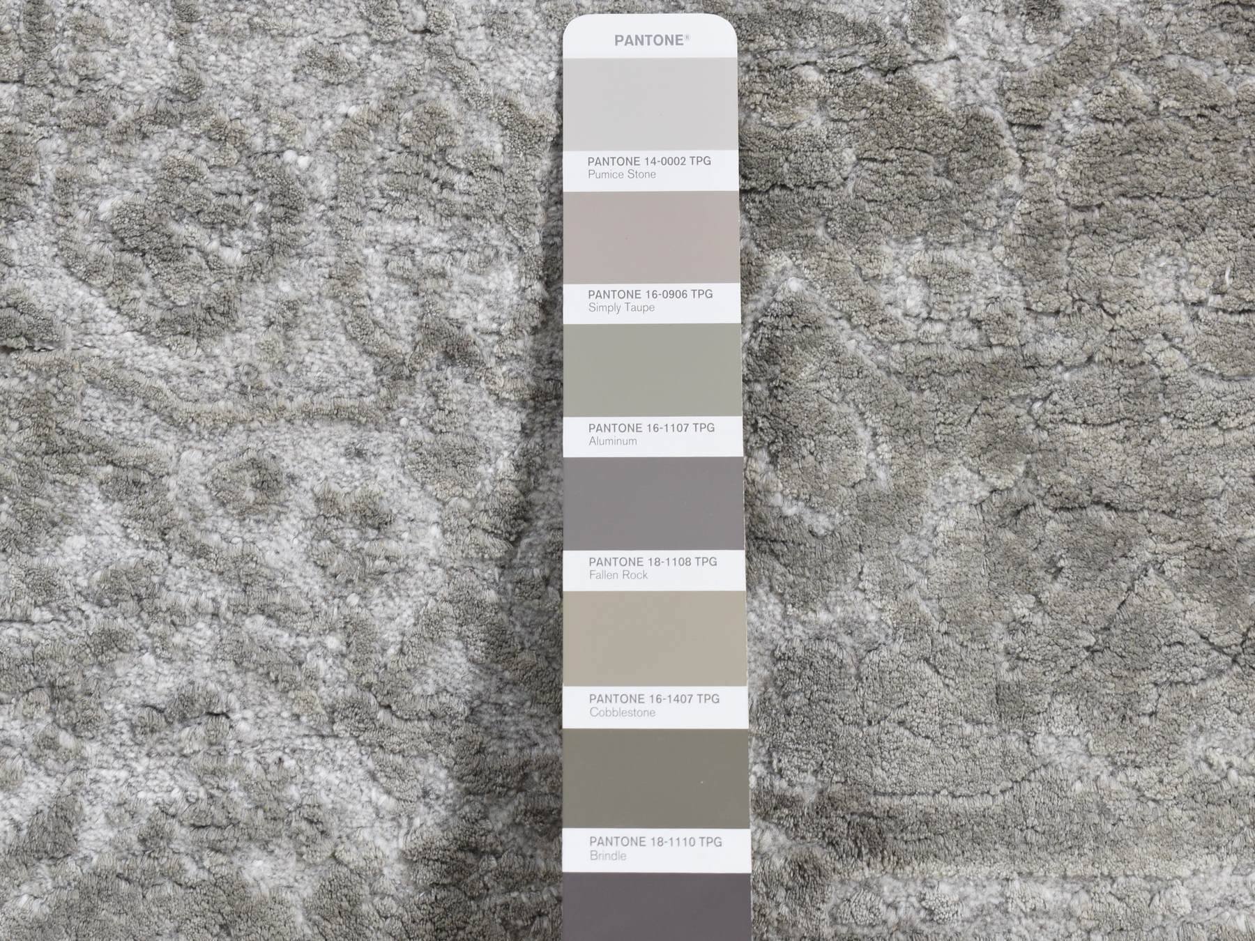 Transitional hand-knotted wool/silk runner in Gray, 2'7" x 6' — SKU O087333 (view 3)