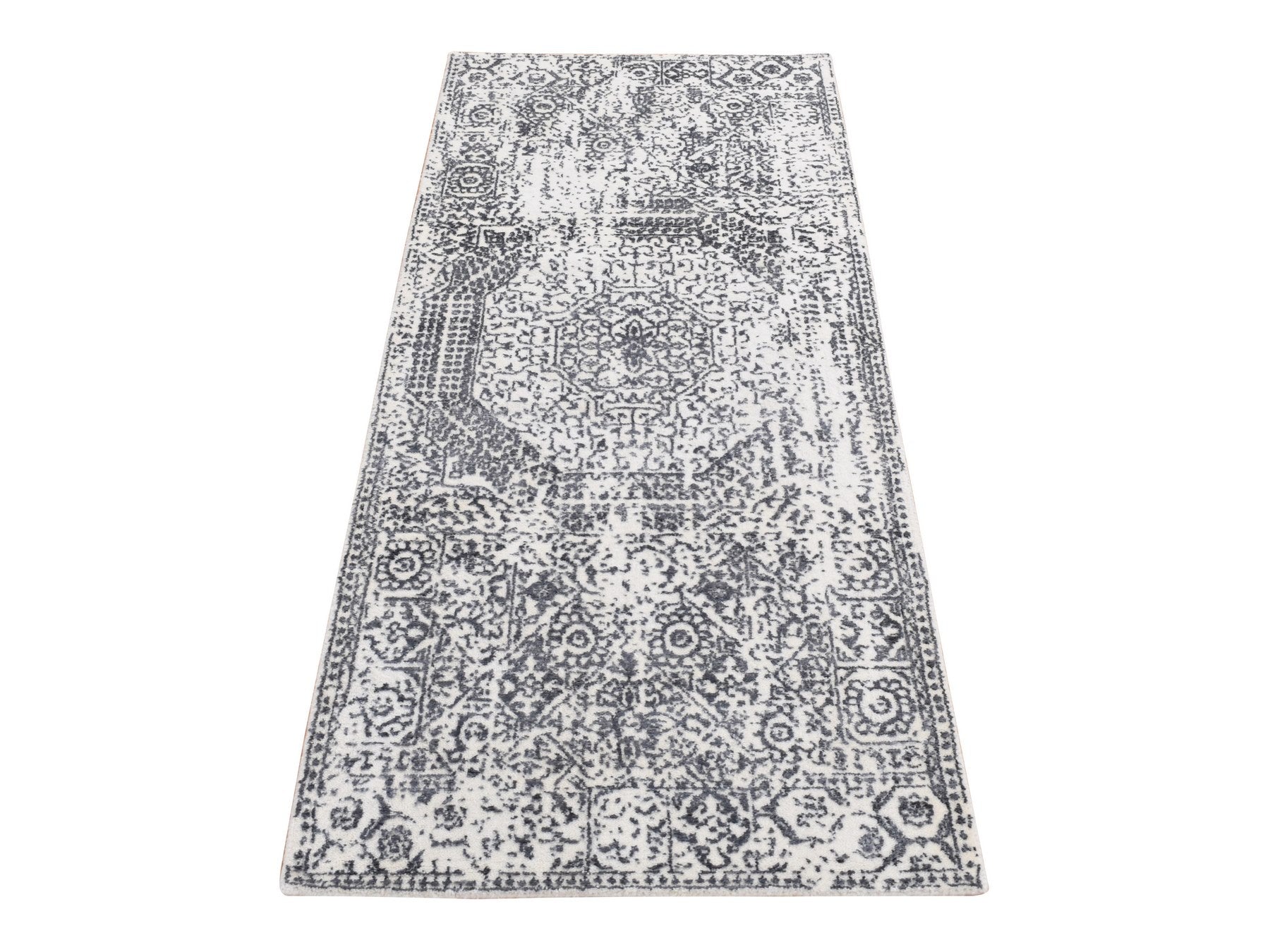 Black 2'5" x 5'10" Traditional Handloom Wool/Silk Rug - Sku: O087341