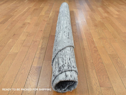 Modern / Contemporary hand-knotted wool rug in Gray, 8'1" x 8'1" — SKU O087357 (view 6)
