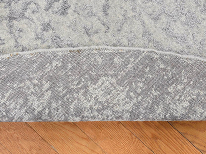 Transitional hand-knotted wool/silk rug in Gray, 7'9" x 7'9" — SKU O087359 (view 3)