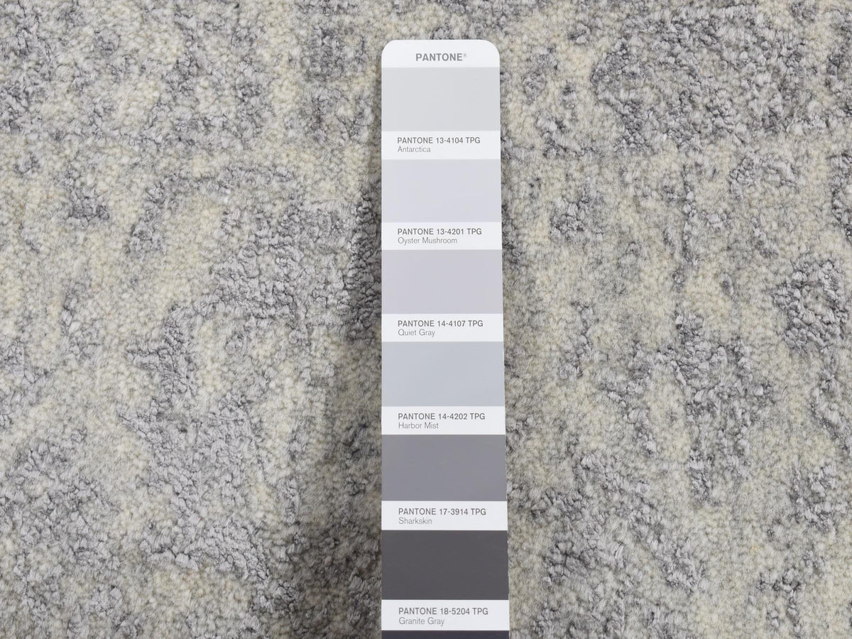 Transitional hand-knotted wool/silk rug in Gray, 7'9" x 7'9" — SKU O087359 (view 4)