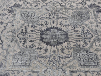 Heriz Heriz hand-knotted wool/silk rug in Gray, 8'1" x 8'1" — SKU O087366 (view 4)