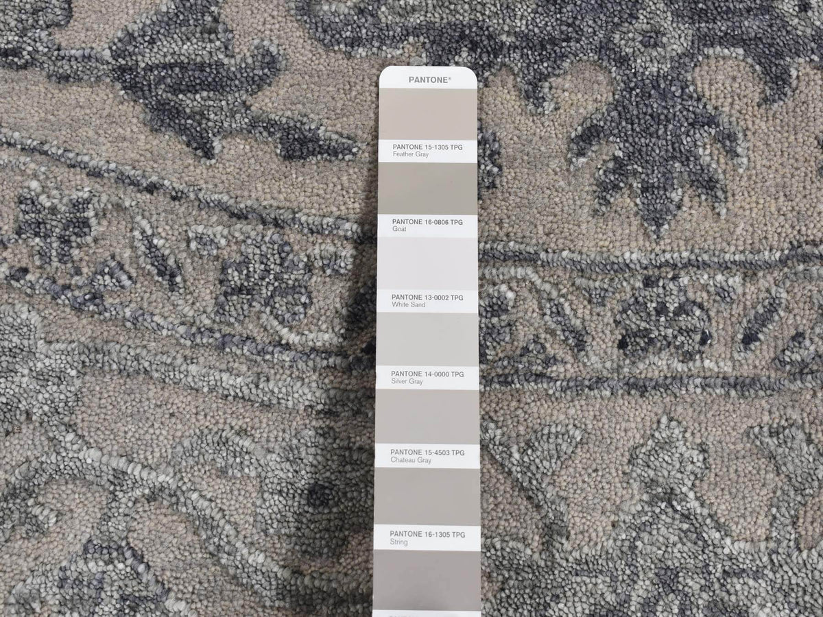 Heriz Heriz hand-knotted wool/silk rug in Gray, 8'1" x 8'1" — SKU O087366 (view 5)