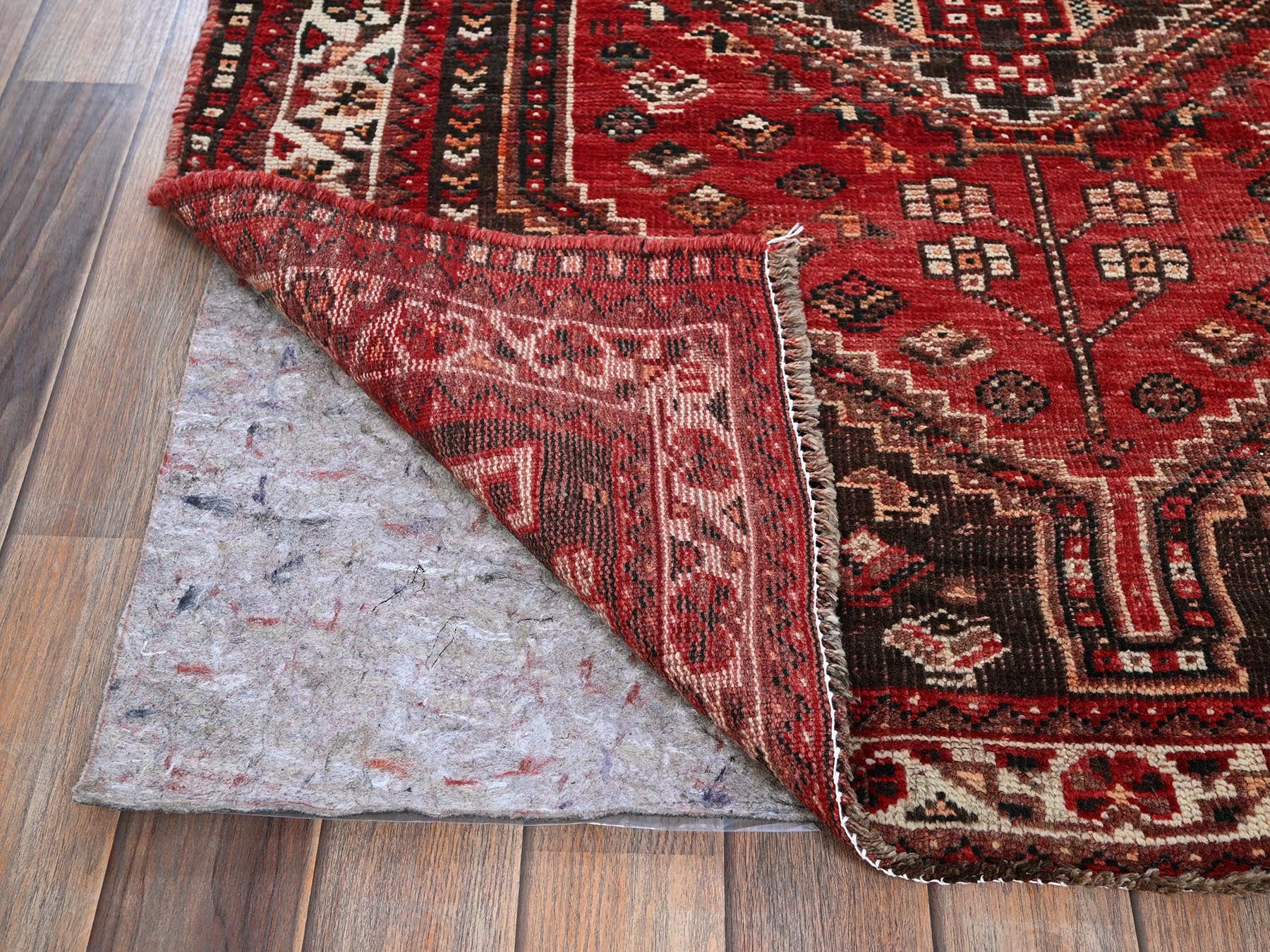 Shiraz Vintage hand-knotted wool rug in Red & Ivory, 3'9" x 5'1" — SKU O0873 (view 3)