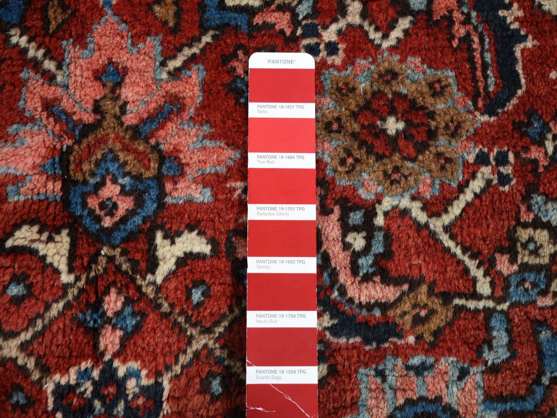 Heriz Antique hand-knotted wool rug in Red & Blue, 7'3" x 9'7" — SKU O087401 (view 7)