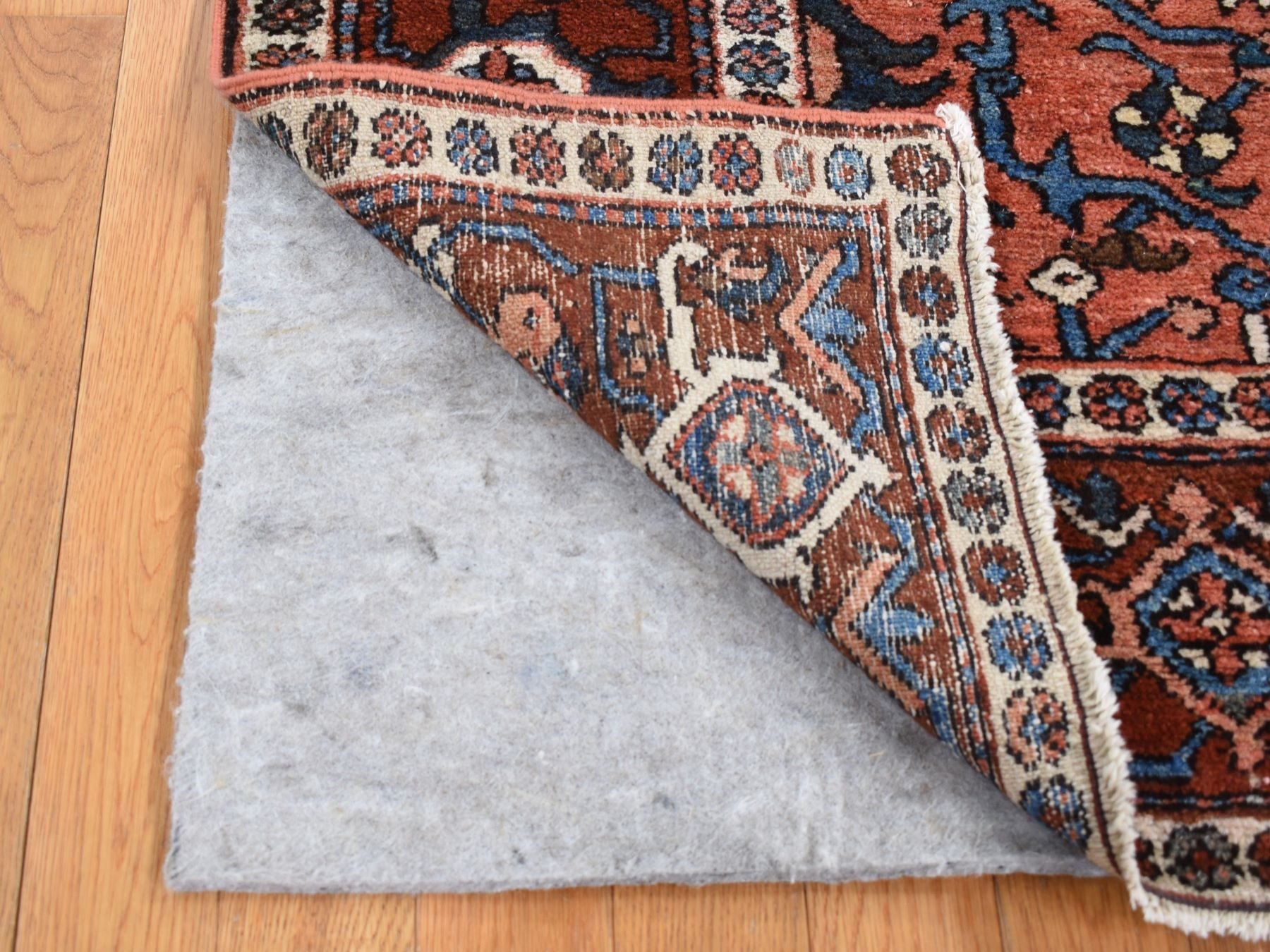 Heriz Heriz hand-knotted wool rug in Red, 4'9" x 6'1" — SKU O087406 (view 2)