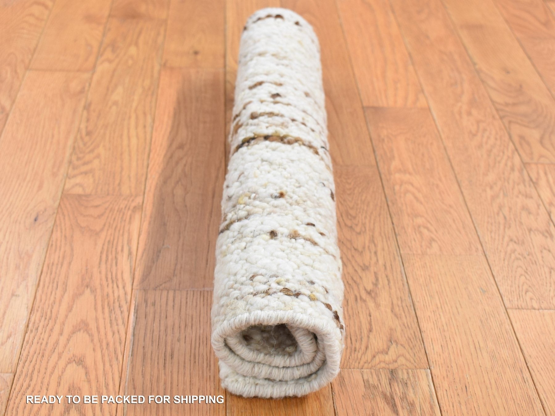 Modern / Contemporary hand-knotted wool rug in Ivory, 1'8" x 1'8" — SKU O087408 (view 4)
