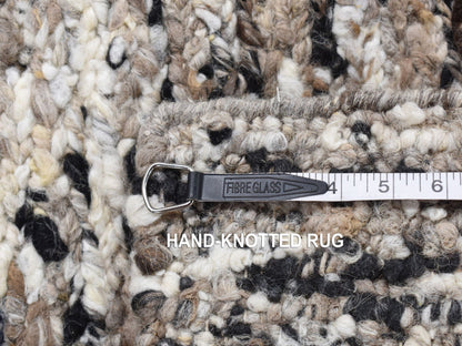 Ivory 1'9" x 1'9" Modern and Contemporary Hand knotted Wool Rug - Sku: O087411