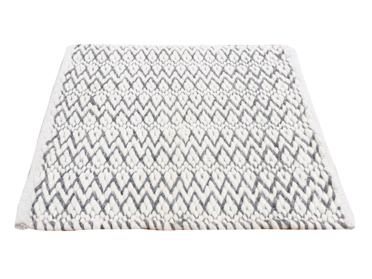 Modern / Contemporary hand-knotted wool rug in Ivory, 2'1" x 2'2" — SKU O087415