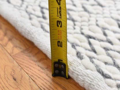 Modern / Contemporary hand-knotted wool rug in Ivory, 2'1" x 2'2" — SKU O087415 (view 5)