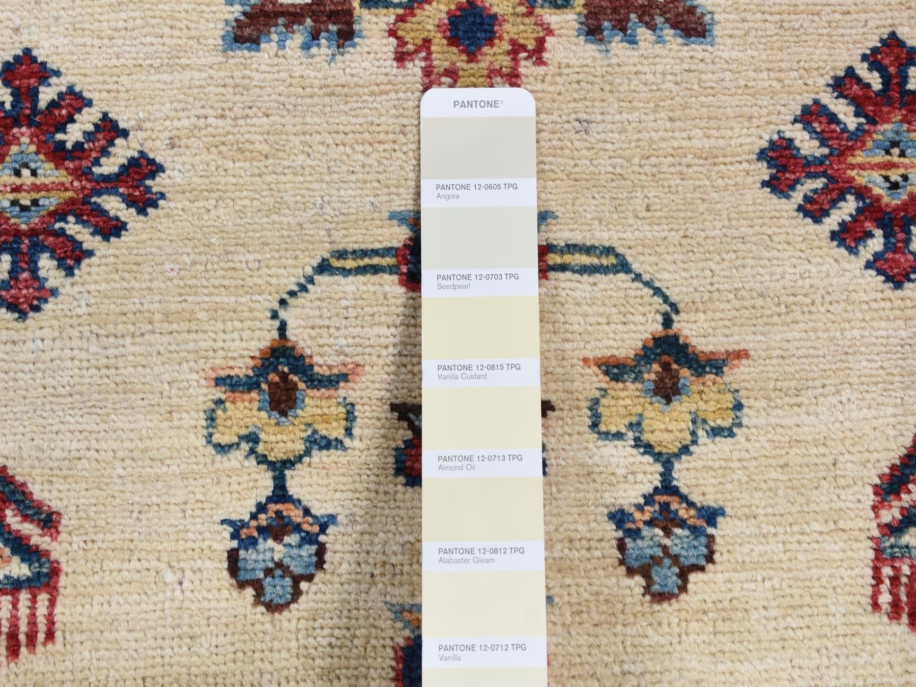 Kazak Kazak hand-knotted wool runner in Ivory & Red, 2'9" x 8'7" — SKU O087493 (view 5)