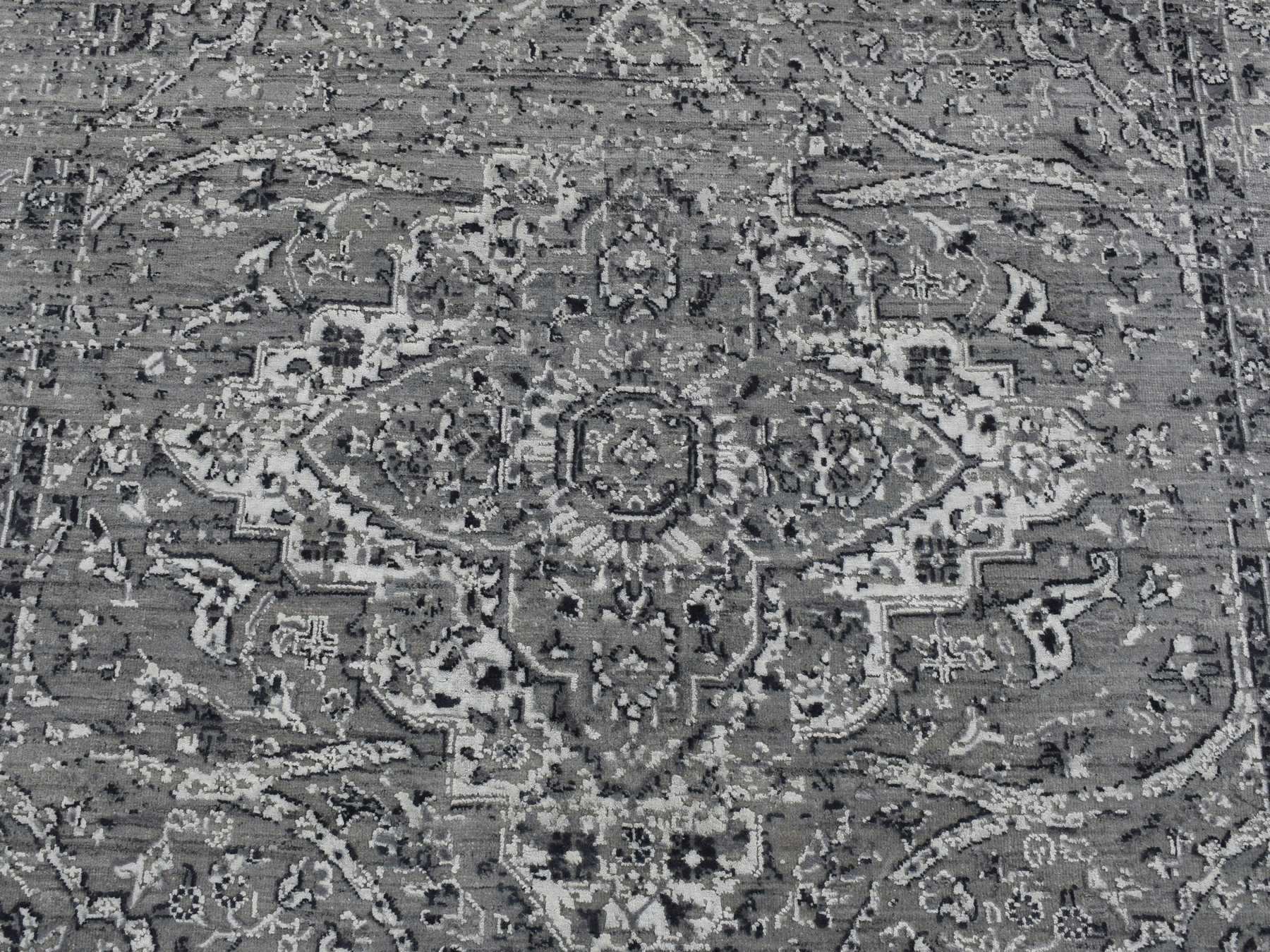 Transitional hand-knotted wool/silk rug in Gray, 6' x 9' — SKU O087509 (view 8)
