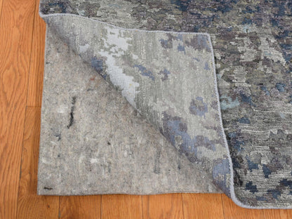 Modern / Contemporary hand-knotted wool/silk rug in Gray, 7'10" x 9'9" — SKU O087515 (view 4)