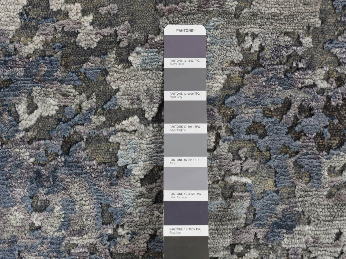 Modern / Contemporary hand-knotted wool/silk rug in Gray, 7'10" x 9'9" — SKU O087515 (view 7)
