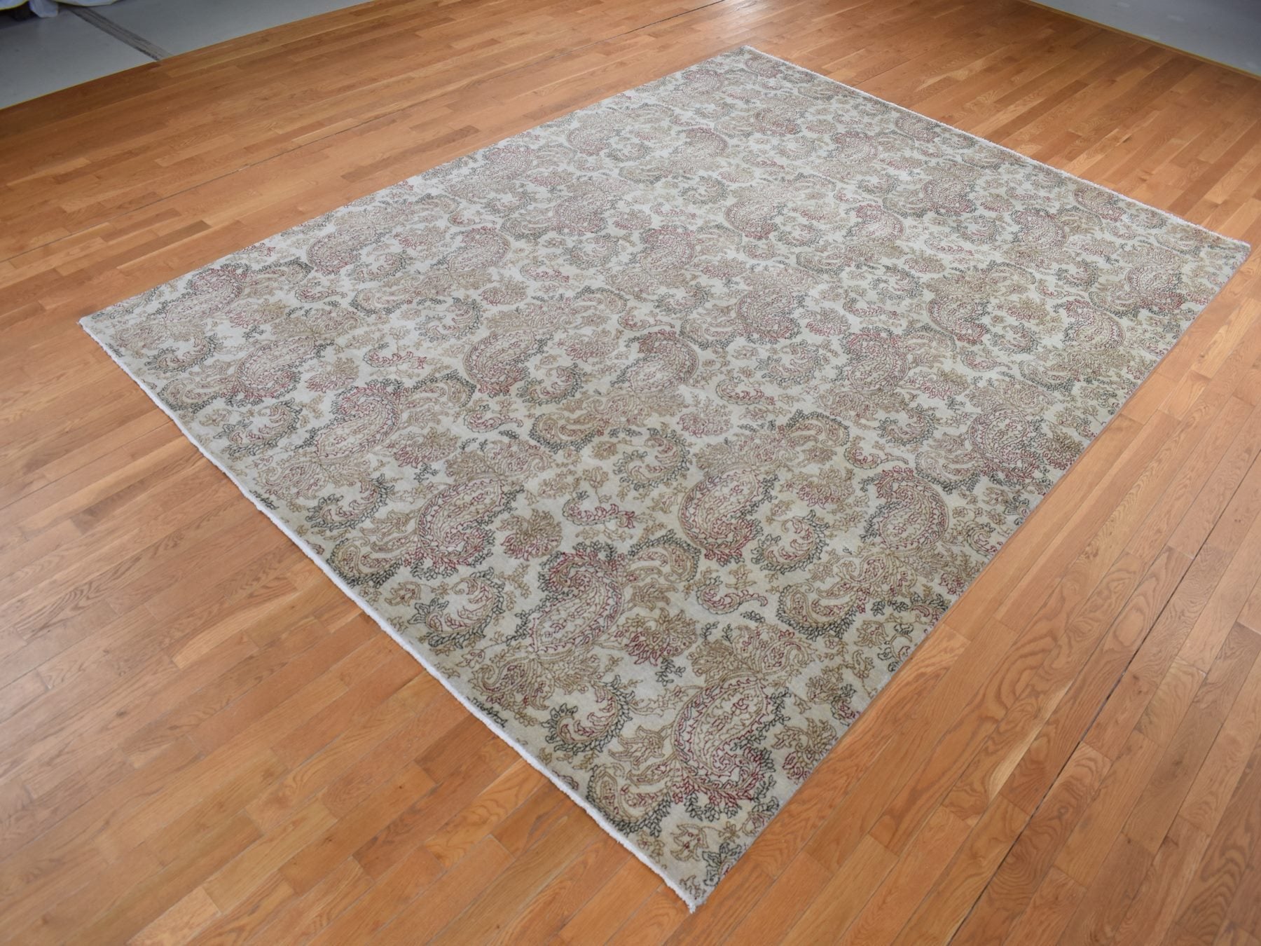 Agra Fine Oriental hand-knotted wool rug in Gray, 9'1" x 12'3" — SKU O087519 (view 3)
