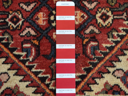 Bakhtiari Persian hand-knotted wool runner in Red & Ivory, 5'3" x 11' — SKU O087559 (view 7)