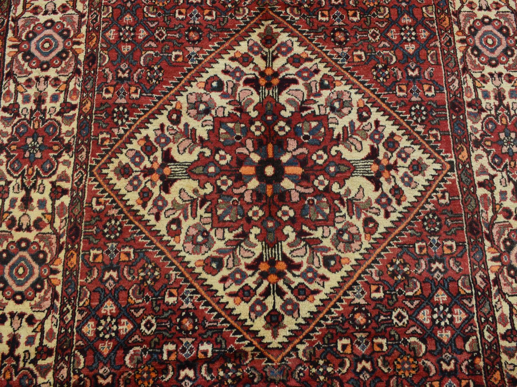 Bakhtiari Persian hand-knotted wool runner in Red & Ivory, 5'3" x 11' — SKU O087559 (view 8)