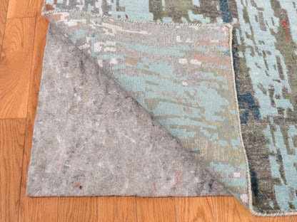 Modern / Contemporary hand-knotted wool/silk rug in Gray, 9'10" x 13'8" — SKU O087583 (view 4)