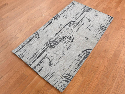 Modern / Contemporary hand-knotted wool/pure silk rug in Gray, 3' x 5'6" — SKU O087609 (view 2)