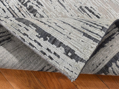 Modern / Contemporary hand-knotted wool/pure silk rug in Gray, 3' x 5'6" — SKU O087609 (view 4)