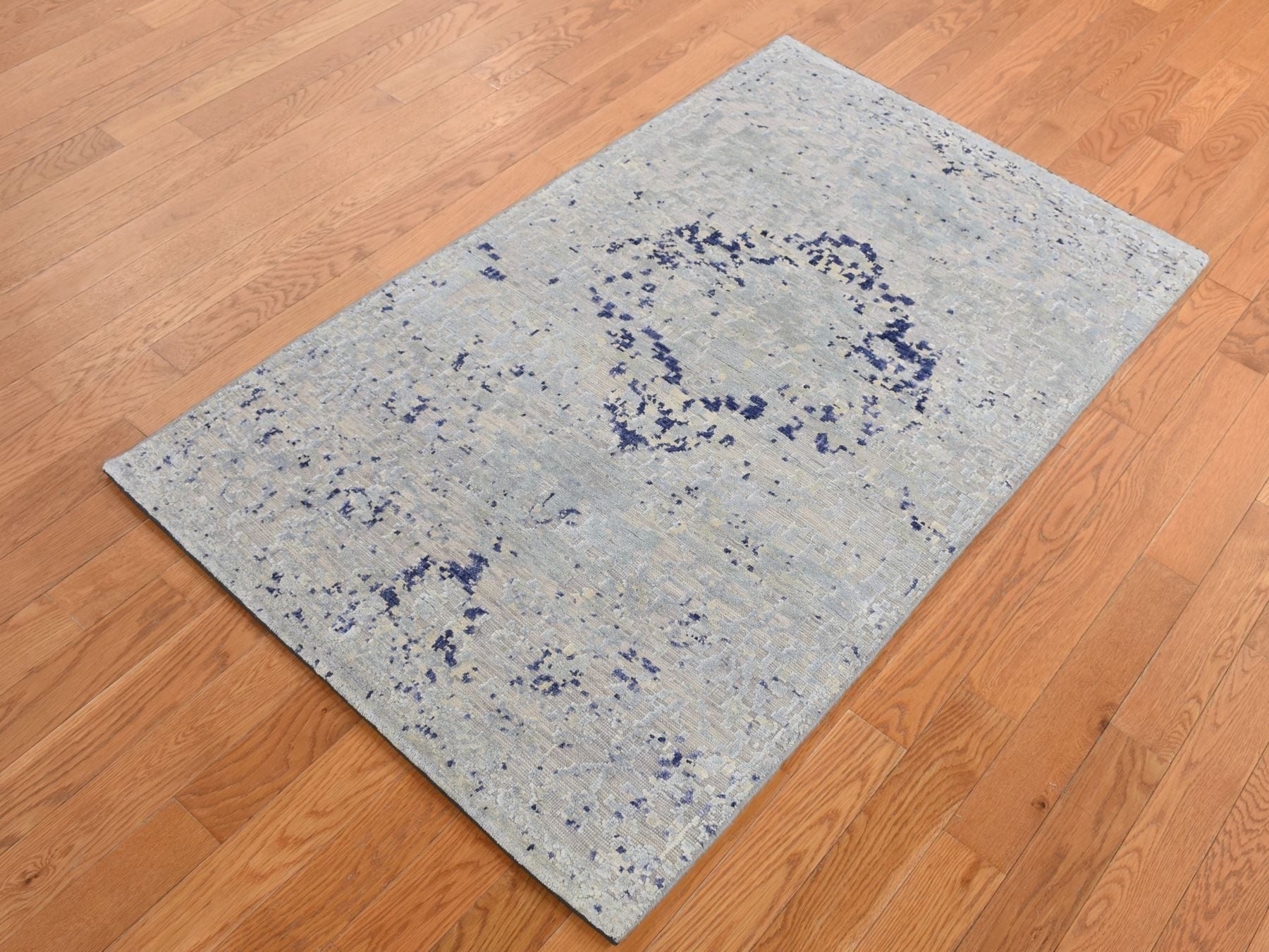 Transitional hand-knotted wool/silk rug in Blue, 3' x 4'10" — SKU O087610 (view 2)
