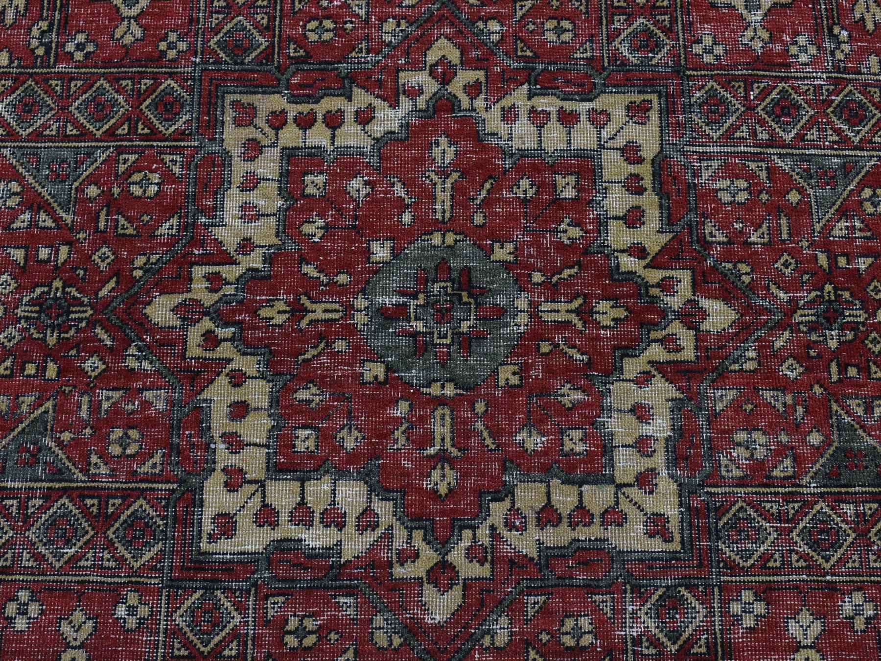 Mamluk Mamluk hand-knotted wool rug in Red & Gray, 3'10" x 6' — SKU O087611 (view 6)