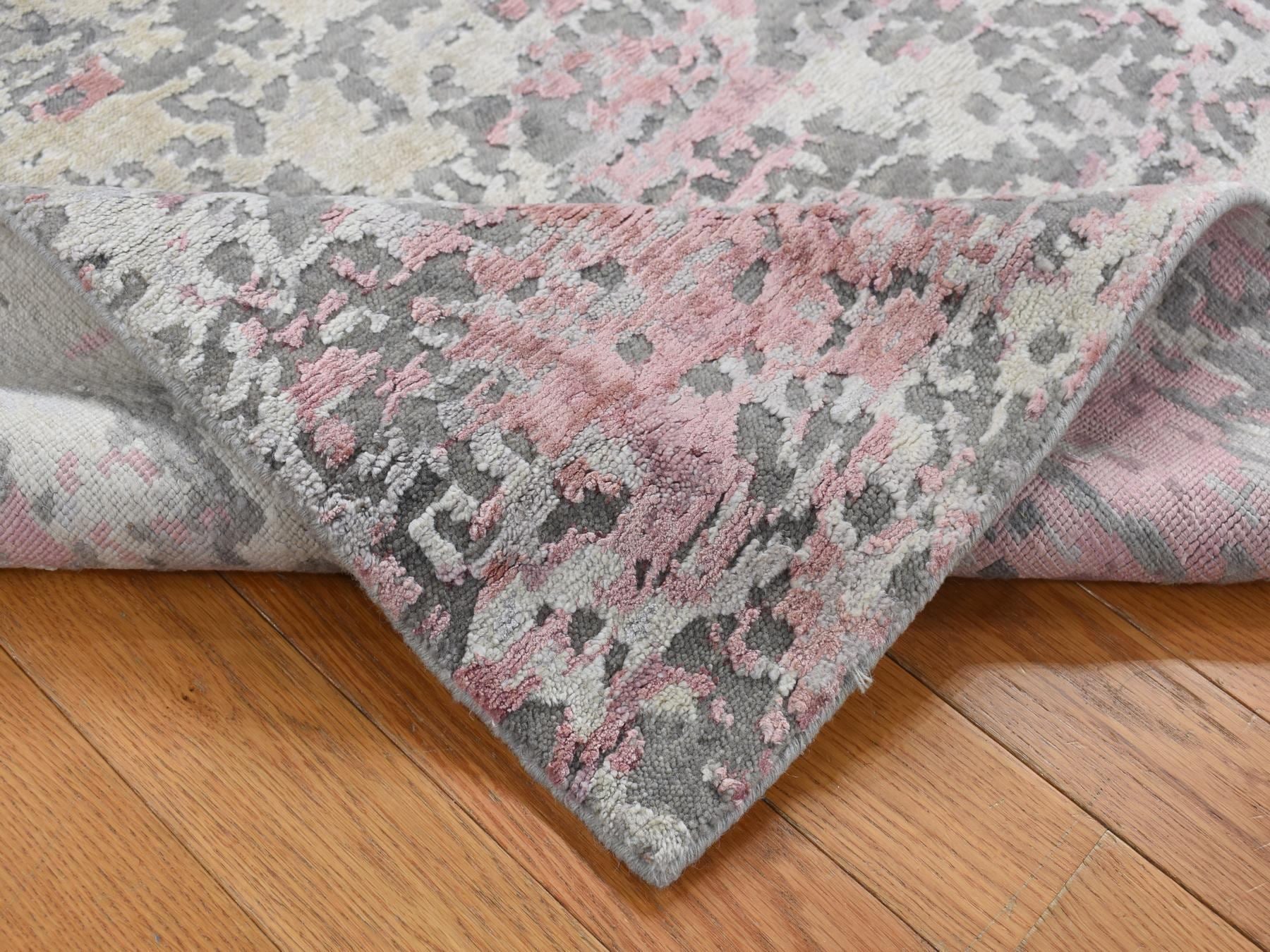 Modern / Contemporary hand-knotted wool/silk rug in Pink, 3' x 4'9" — SKU O087614 (view 4)
