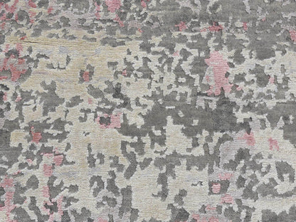 Modern / Contemporary hand-knotted wool/silk rug in Pink, 3' x 4'9" — SKU O087614 (view 6)
