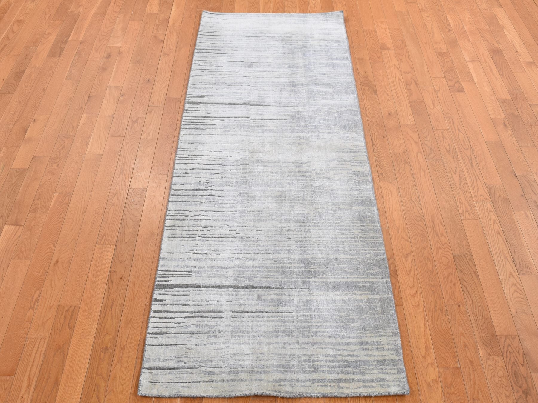 Gray 3'0" x 9'0" Modern / Contemporary Hand knotted Silk Rug - Sku: O087620