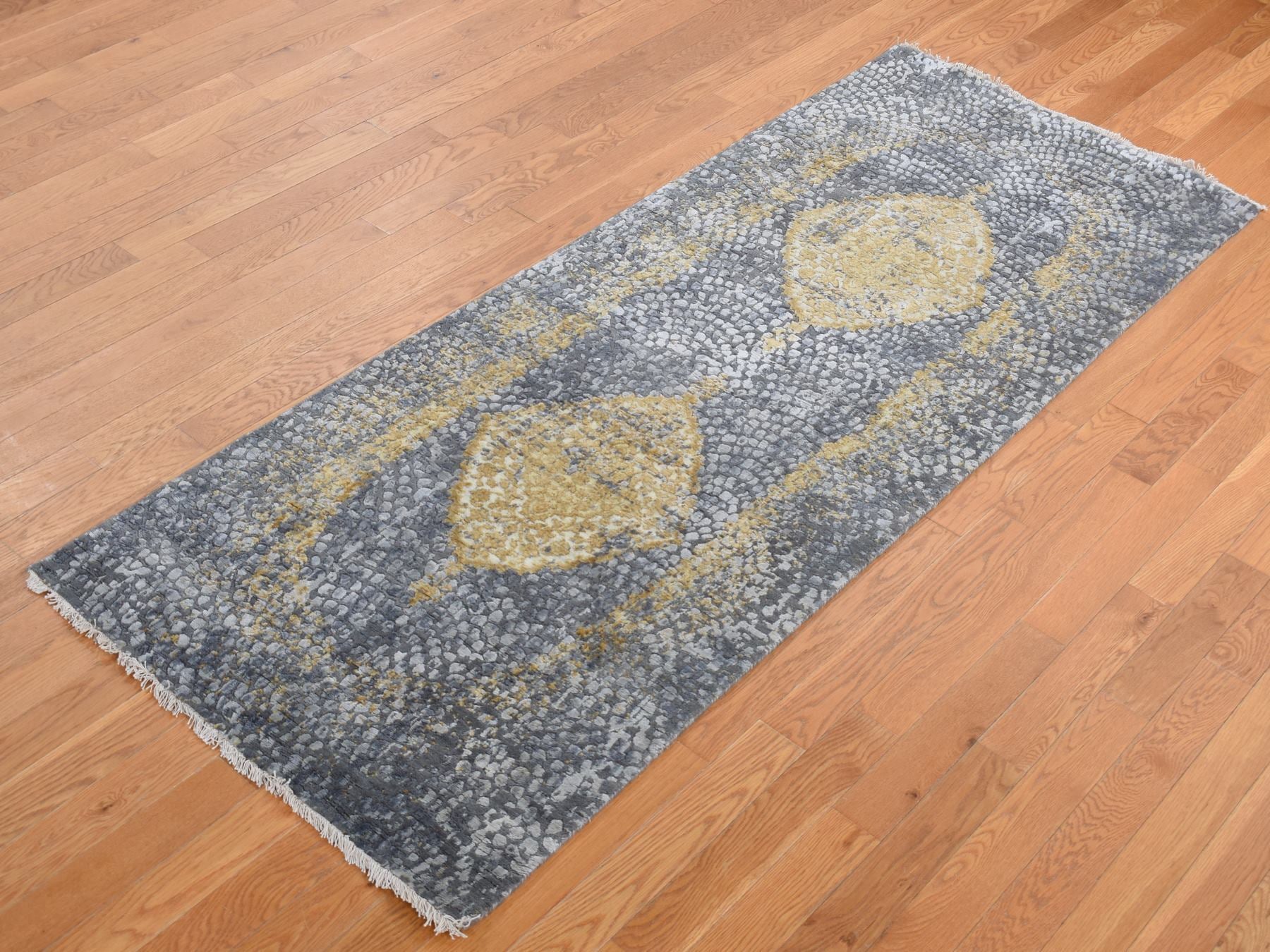 Transitional hand-knotted wool/pure silk runner in Gray, 3' x 8' — SKU O087627 (view 3)