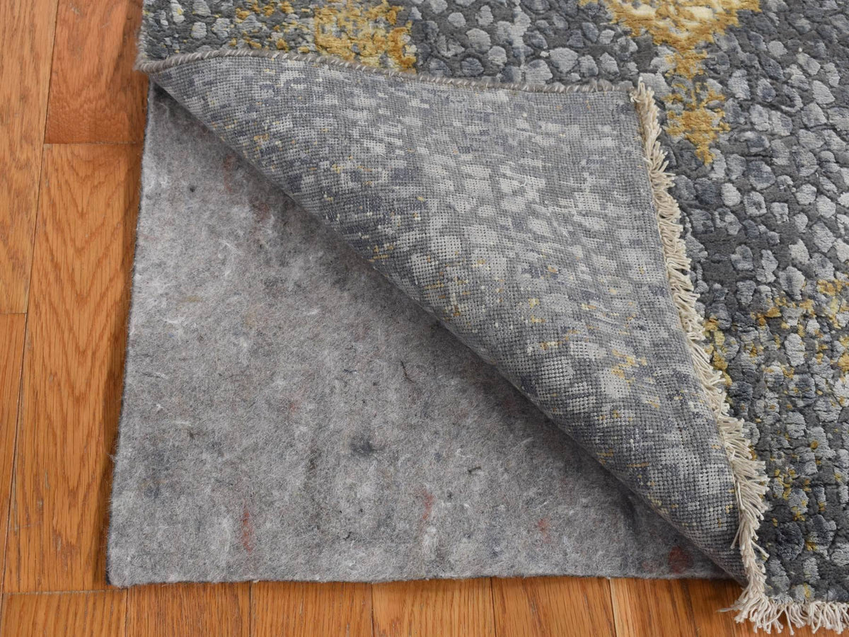 Transitional hand-knotted wool/pure silk runner in Gray, 3' x 8' — SKU O087627 (view 4)