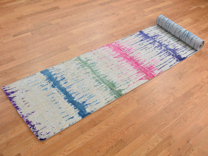 Modern / Contemporary hand-knotted wool/silk runner in Ivory, 2'7" x 14' — SKU O087636 (view 3)
