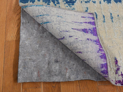 Modern / Contemporary hand-knotted wool/silk runner in Ivory, 2'7" x 14' — SKU O087636 (view 4)