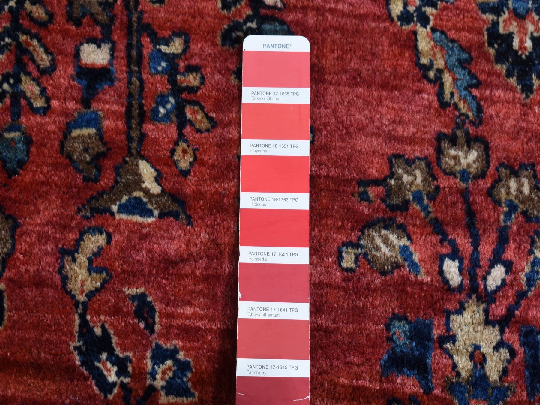 Sarouk Antique hand-knotted wool rug in Red & Midnight Blue, 10'8" x 17'2" — SKU O087641 (view 6)