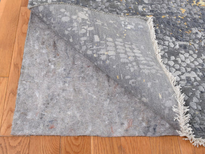 Transitional hand-knotted wool/silk rug in Gray, 12' x 15'1" — SKU O087645 (view 4)