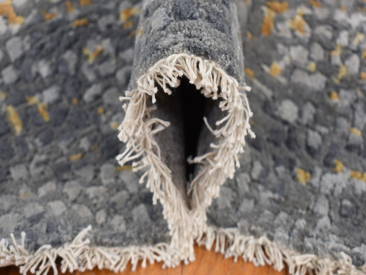 Transitional hand-knotted wool/silk rug in Gray, 12' x 15'1" — SKU O087645 (view 6)