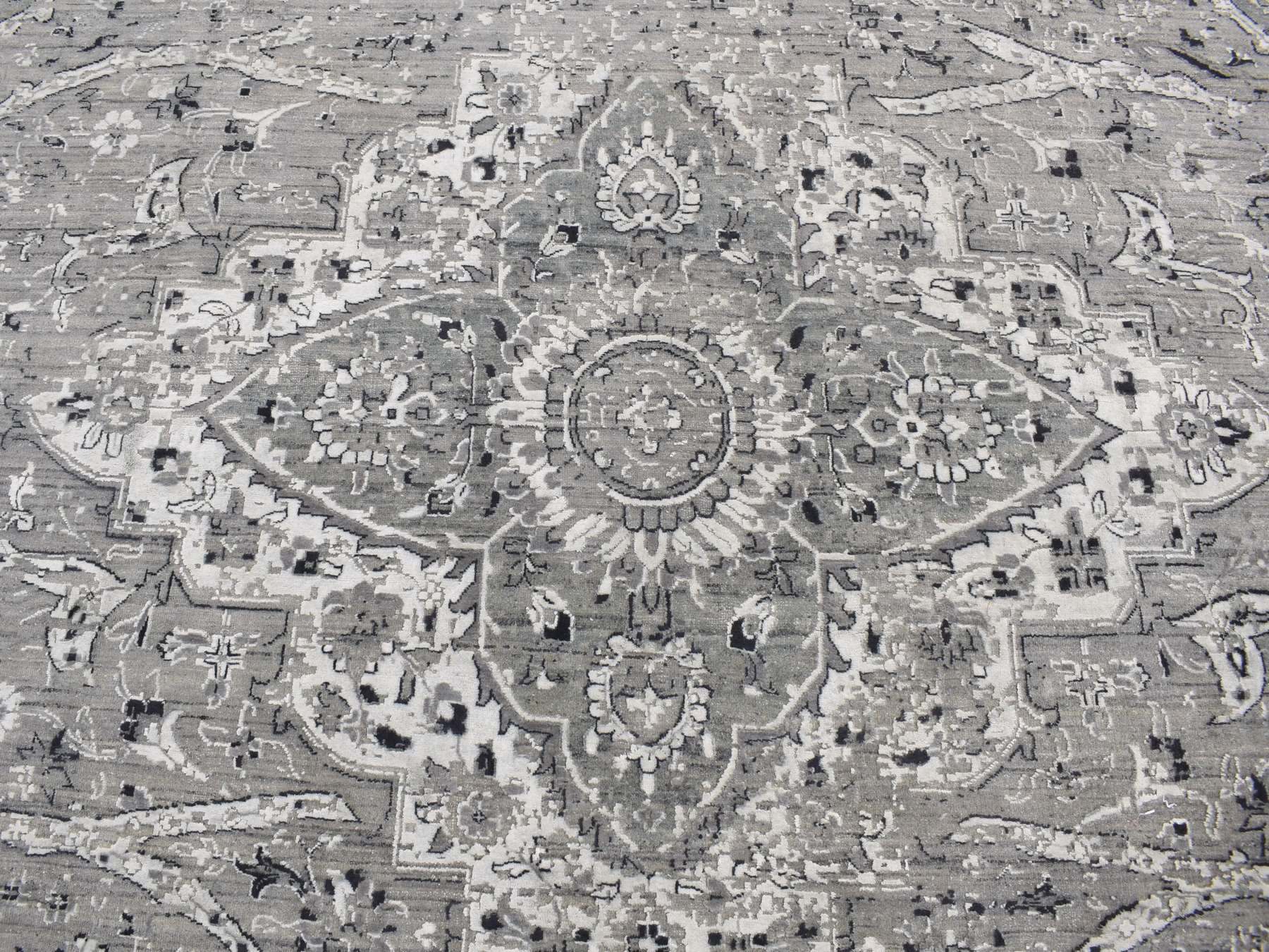 Transitional hand-knotted wool/silk rug in Gray, 12' x 15'5" — SKU O087648 (view 8)