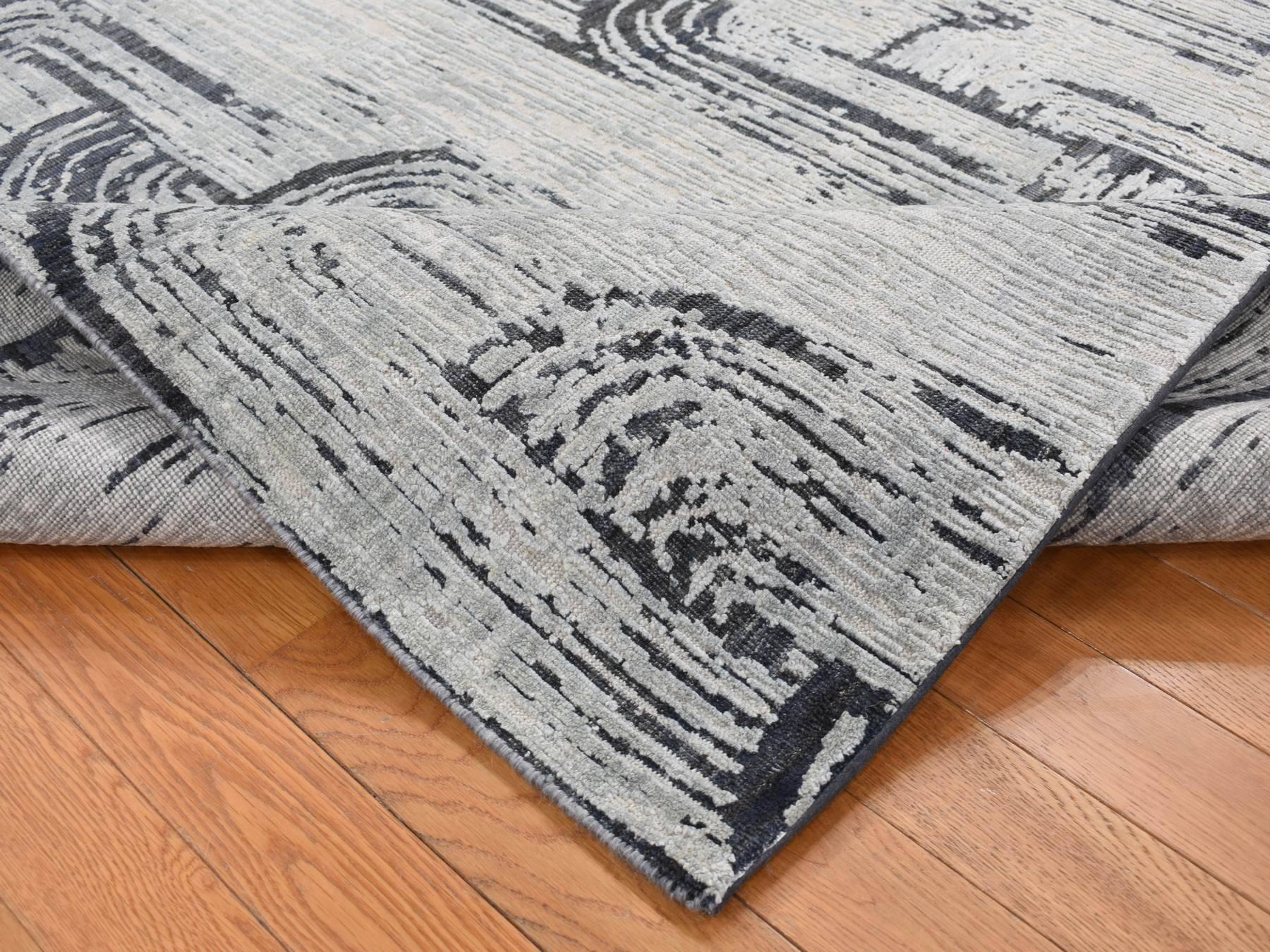 Wool / Silk hand-knotted wool/silk rug in Gray, 11'9" x 14'10" — SKU O087662 (view 5)