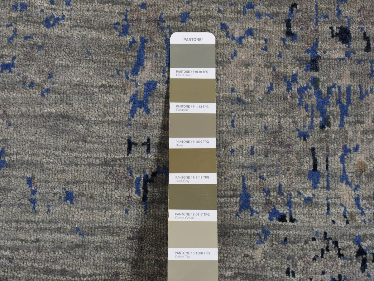 Modern / Contemporary hand-knotted wool/silk rug in Gray, 3'1" x 5' — SKU O087682 (view 6)