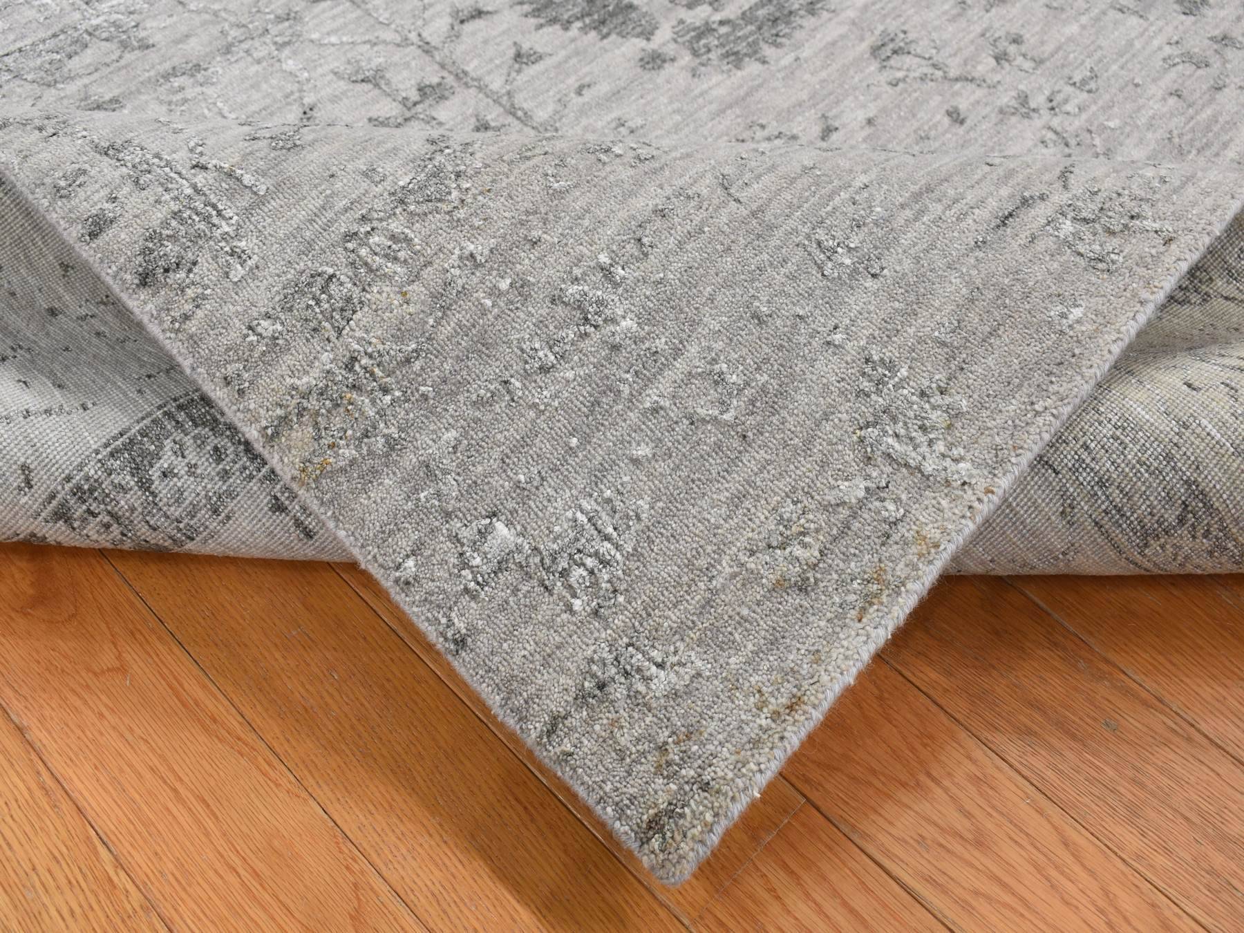 Tabriz Transitional hand-knotted wool/silk rug in Gray, 8' x 10' — SKU O087699 (view 5)