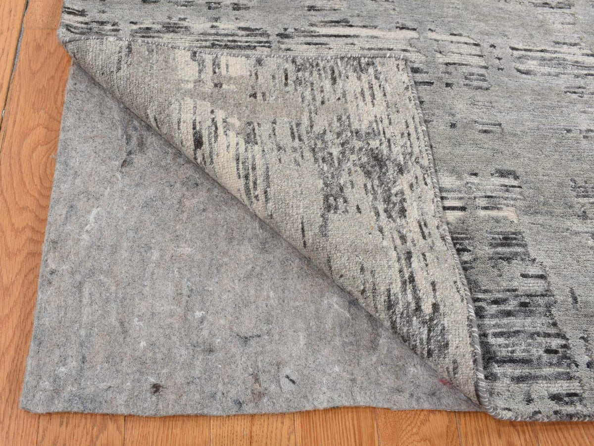 Modern / Contemporary hand-knotted wool rug in Gray, 10'1" x 10'1" — SKU O087705 (view 4)