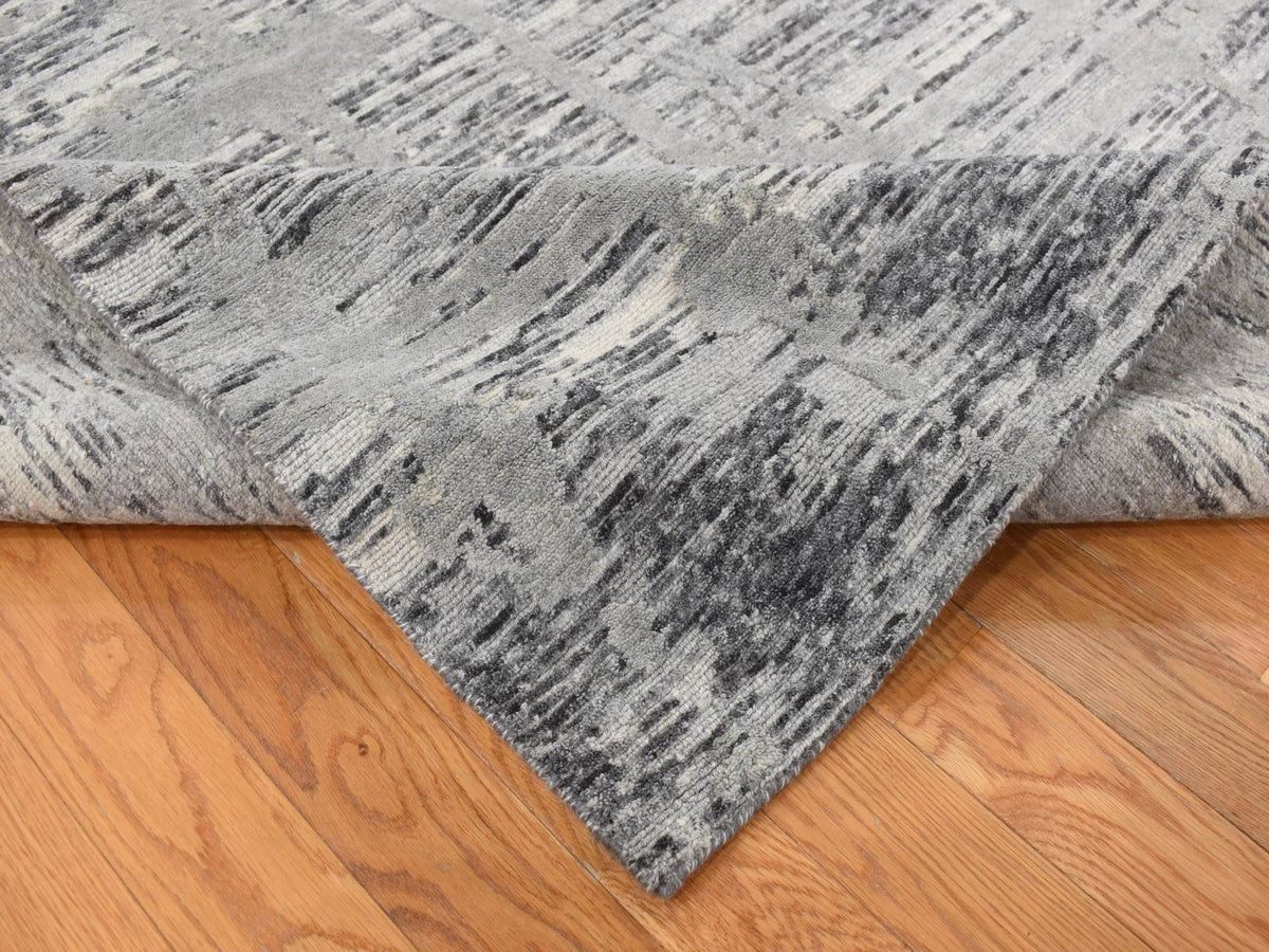 Modern / Contemporary hand-knotted wool rug in Gray, 10'1" x 10'1" — SKU O087705 (view 5)