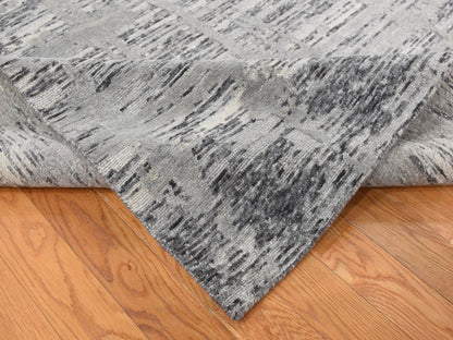 Modern / Contemporary hand-knotted wool rug in Gray, 10'1" x 10'1" — SKU O087705 (view 5)