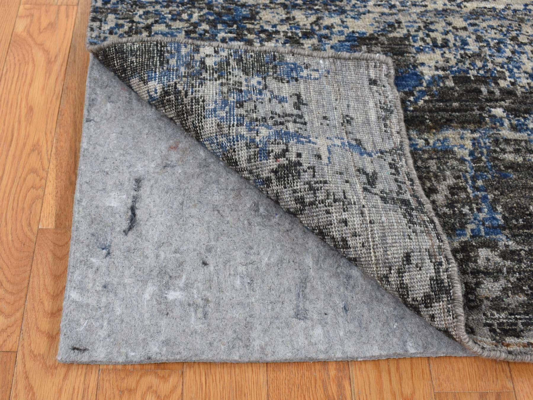 Modern / Contemporary hand-knotted wool rug in Gray, 8'1" x 10'1" — SKU O087706 (view 4)