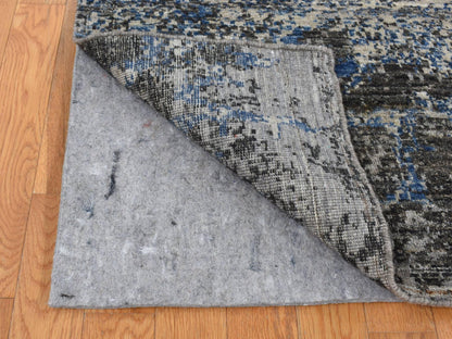 Modern / Contemporary hand-knotted wool rug in Gray, 8'1" x 10'1" — SKU O087706 (view 4)