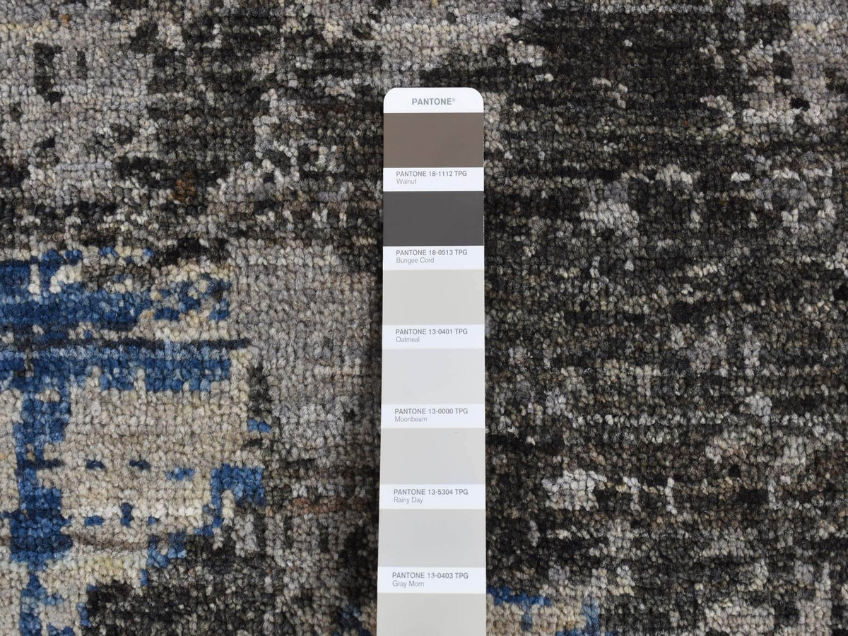 Modern / Contemporary hand-knotted wool rug in Gray, 8'1" x 10'1" — SKU O087706 (view 7)