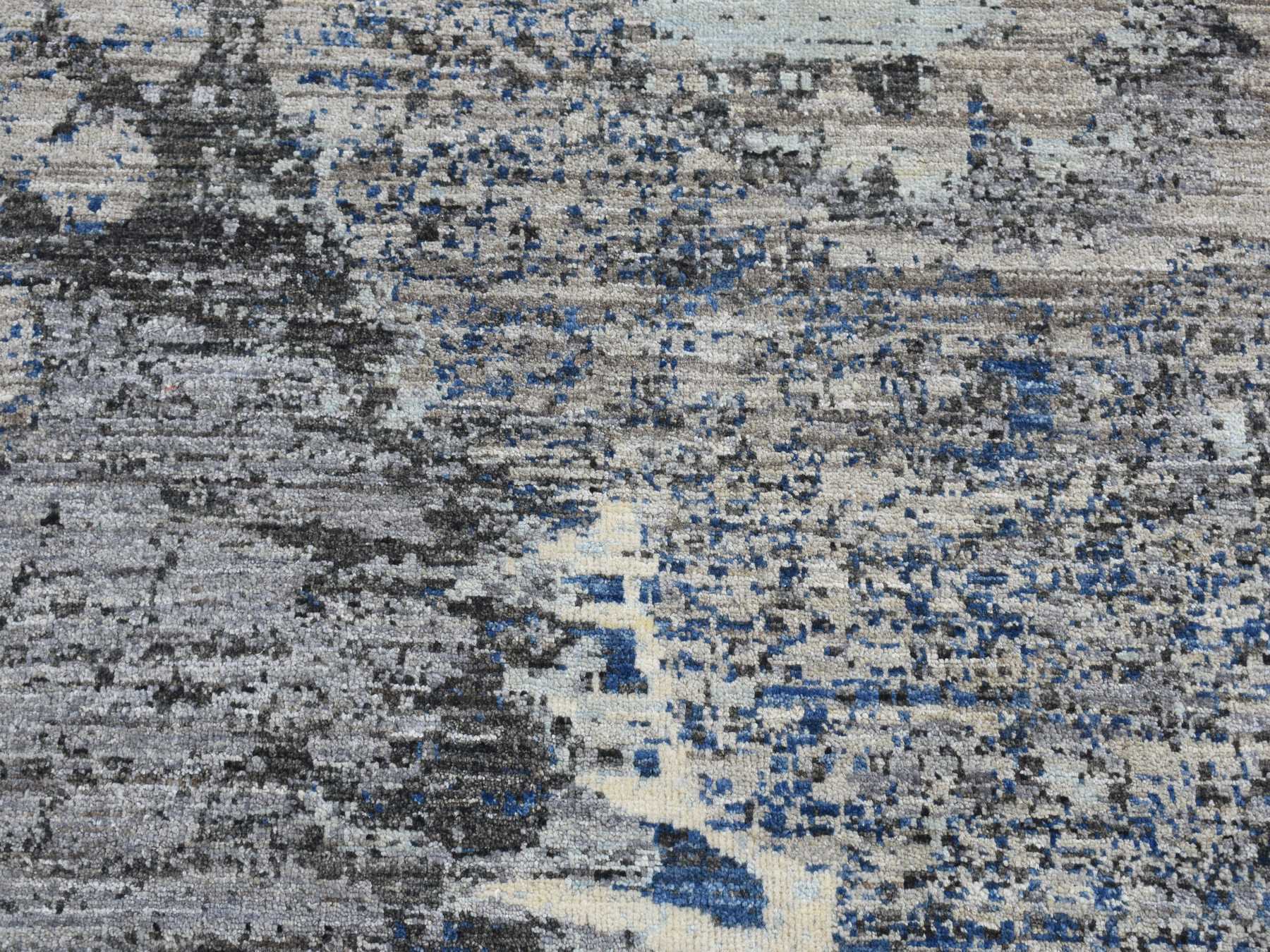 Modern / Contemporary hand-knotted wool rug in Gray, 8'1" x 10'1" — SKU O087706 (view 8)